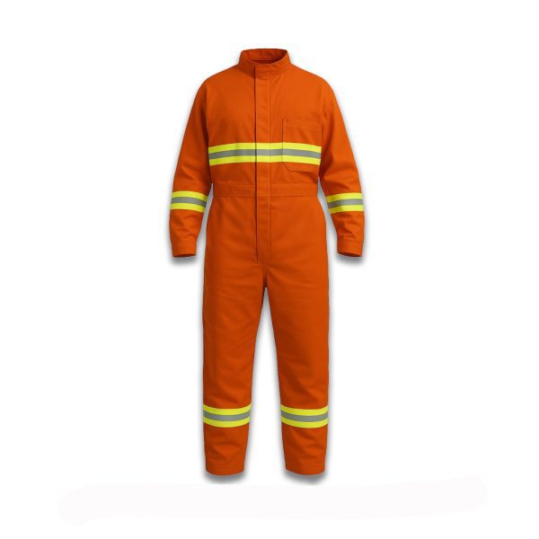 Macacão Florestal Chamtex antichama, com faixas refletivas e tecido tratado na fibra, ideal para combate a incêndios.