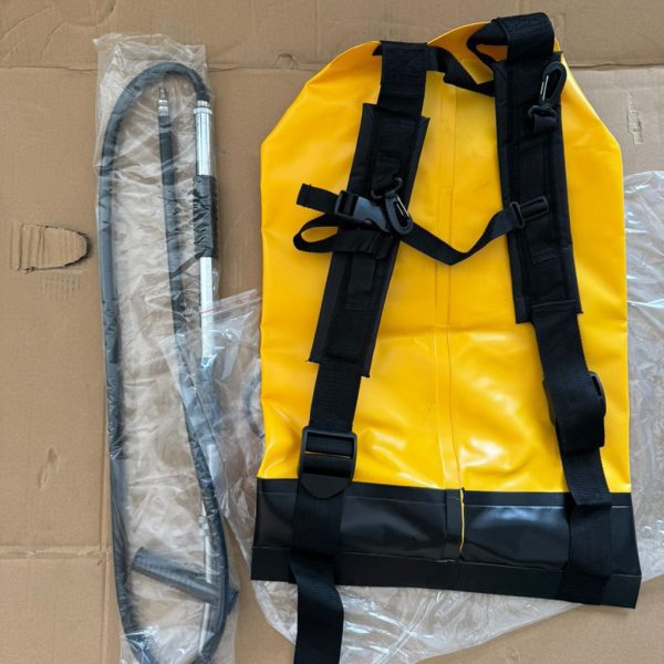 Bomba Costal Flexível 20 Litros em PVC reforçado com pistola e mangueira.