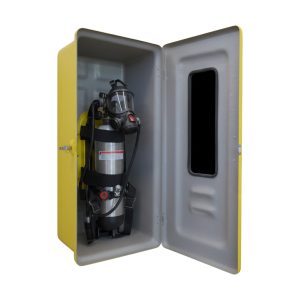 Abrigo de EPR Máscara Autônoma em fibra de vidro amarelo com visor e suporte interno para cilindro de ar comprimido, ideal para proteção do equipamento.