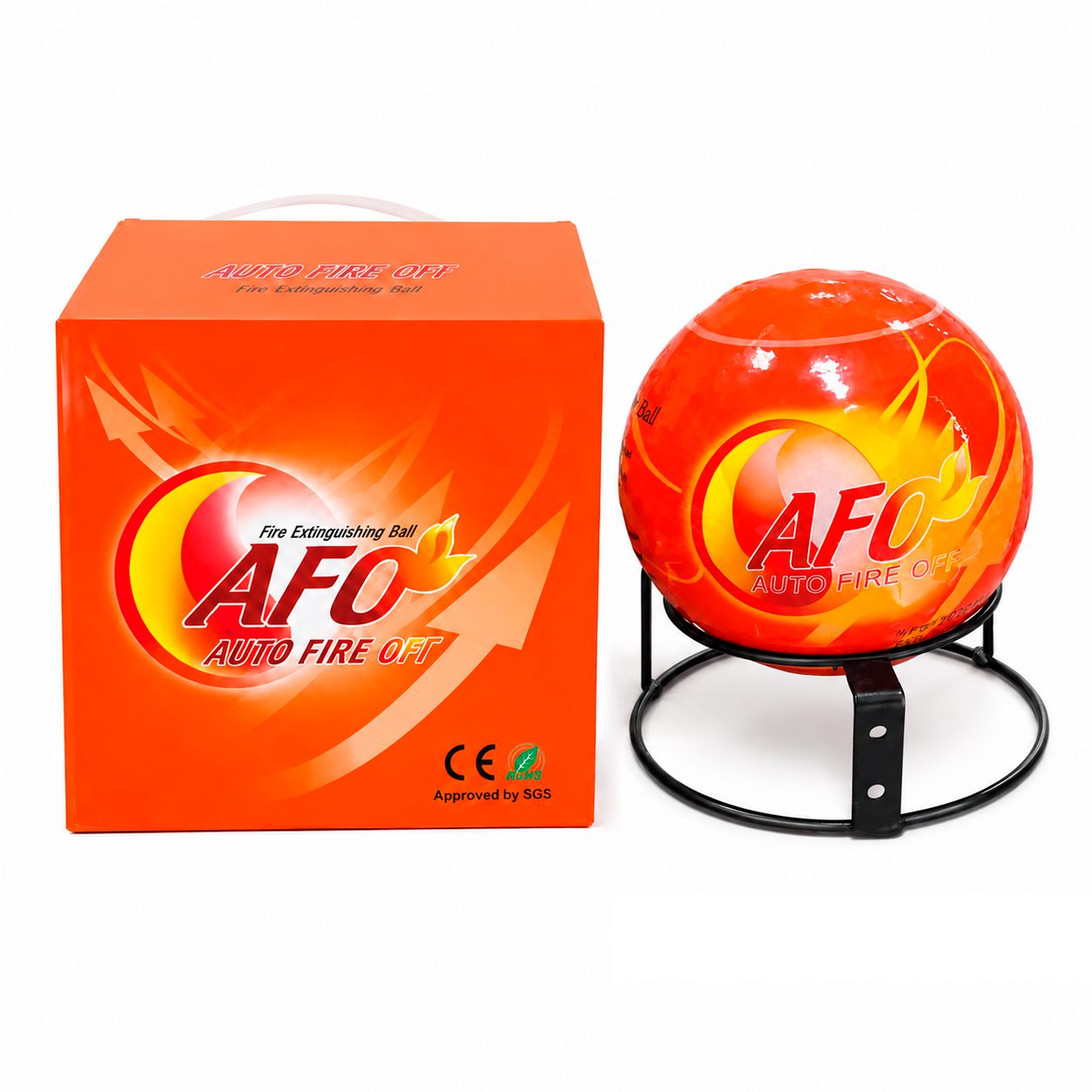 À esquerda caixa do produto e bola extintora automática Fireball 0,5kg sobre o suporte preto na direita.